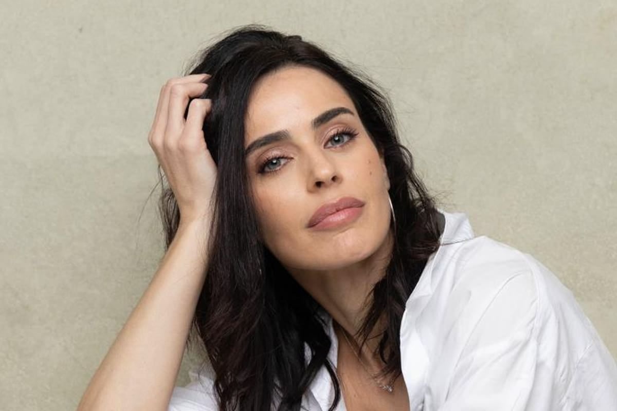 Priscila Crivocapich se sube al noticiero de la medianoche y la tele se mueve de acá para allá