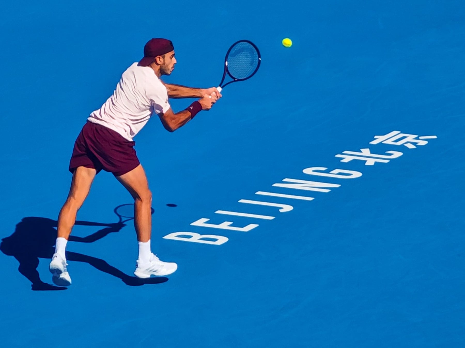 Francisco Cerúndolo liquidó a Mensik con un doble 6-3 y va por Medvedev en cuartos de Pekín