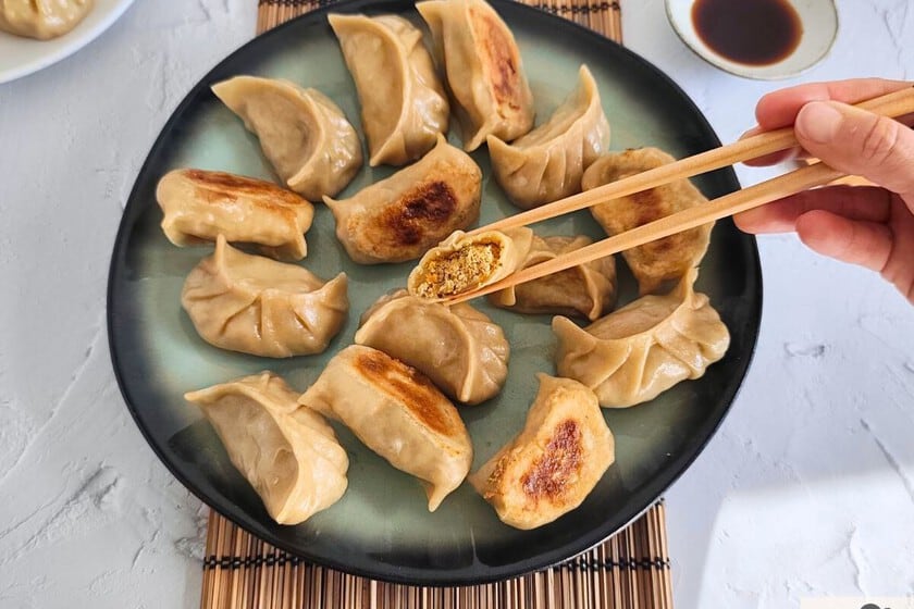 Gyozas vegetarianas con tofu y shiitake: la receta casera para thirty piezas con base crocante