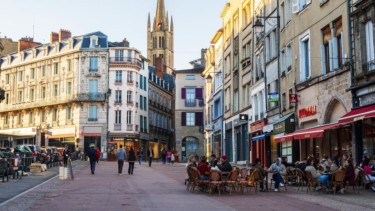 Limoges, la capital francesa del esmalte y la porcelana que dialoga con su historia artesanal