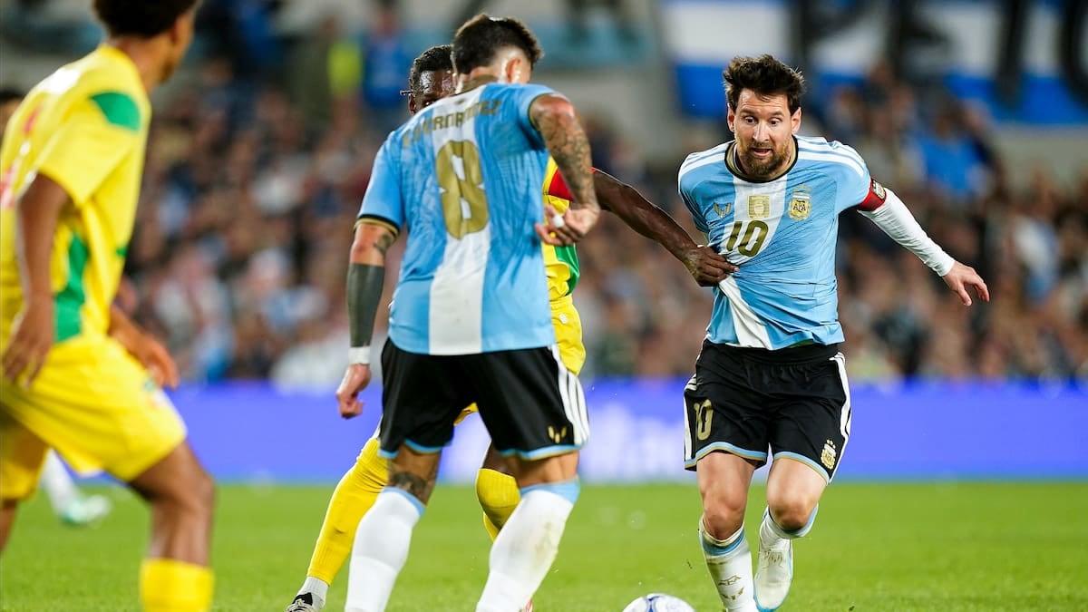 Otamendi y un cabezazo a lo nueve del área: Argentina le gana a Benín en la noche de Messi