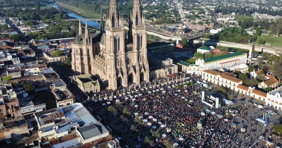 Lujan cerro los precios mas altos para una noche: hasta USD 16.000 ante la posible visita papal
