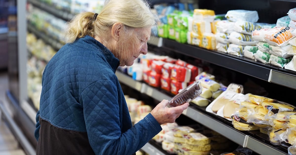 Frutas y verduras: el rubro donde más conviene comparar precios entre supermercados, según la UDESA