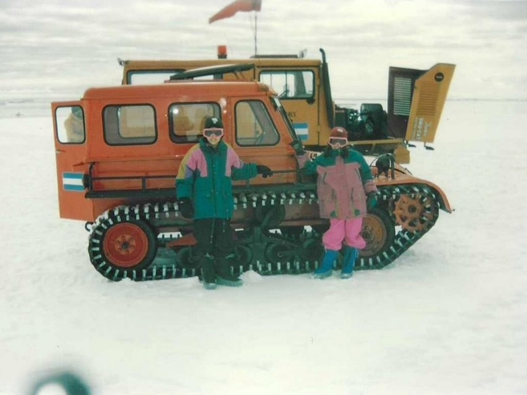 Una infancia antártica reconstruida en primera persona: Natalia López publicó su primer libro