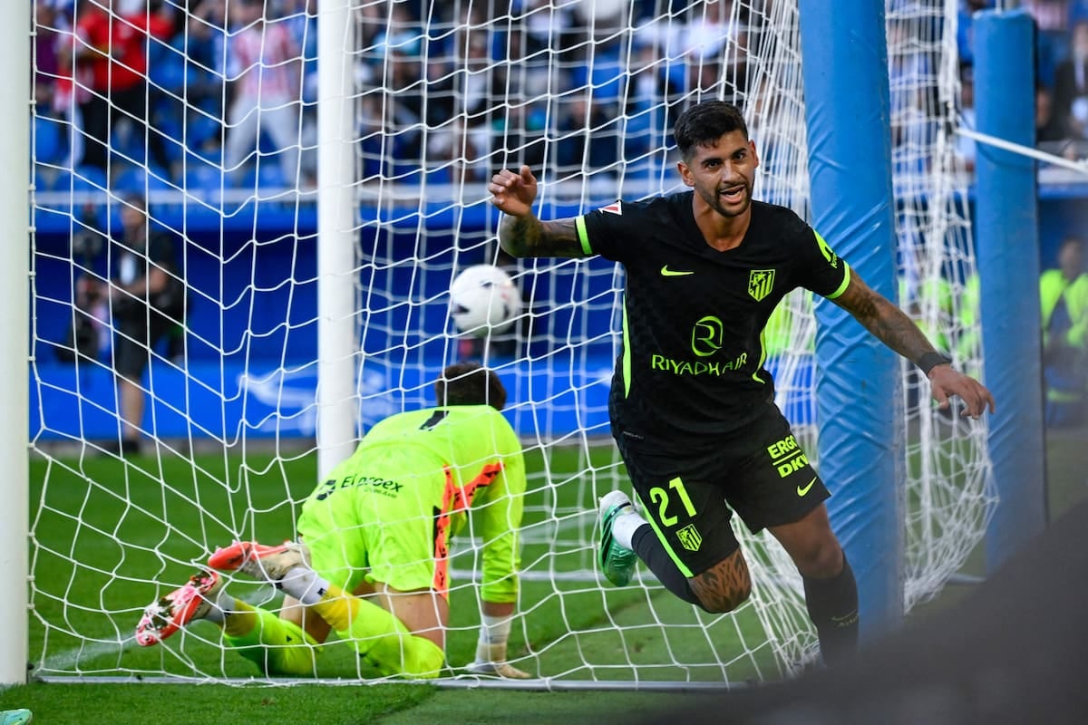Cuti Romero le salvó la ropa al Atlético en el descuento y lo dejó a dos puntos de la punta