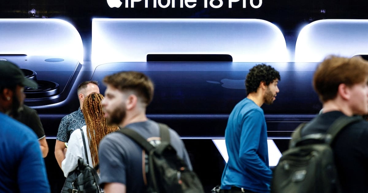 La guerra de los chips por la IA le pasó la factura al iPhone 18 Pro: vendió menos de lo esperado y Apple ya pidió recortar la producción