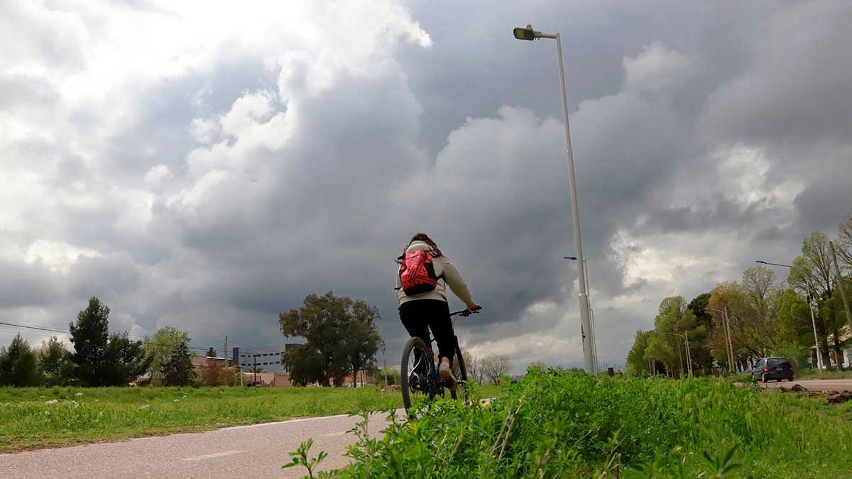 Neuquén encara una semana con cielo cubierto y un fin de semana bajo alerta por tormentas