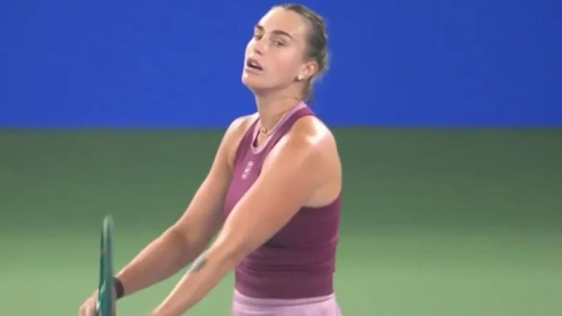 Sabalenka se fue de Wuhan sin escalas: la estadounidense Ann Li la bajó del avión en su propio debut