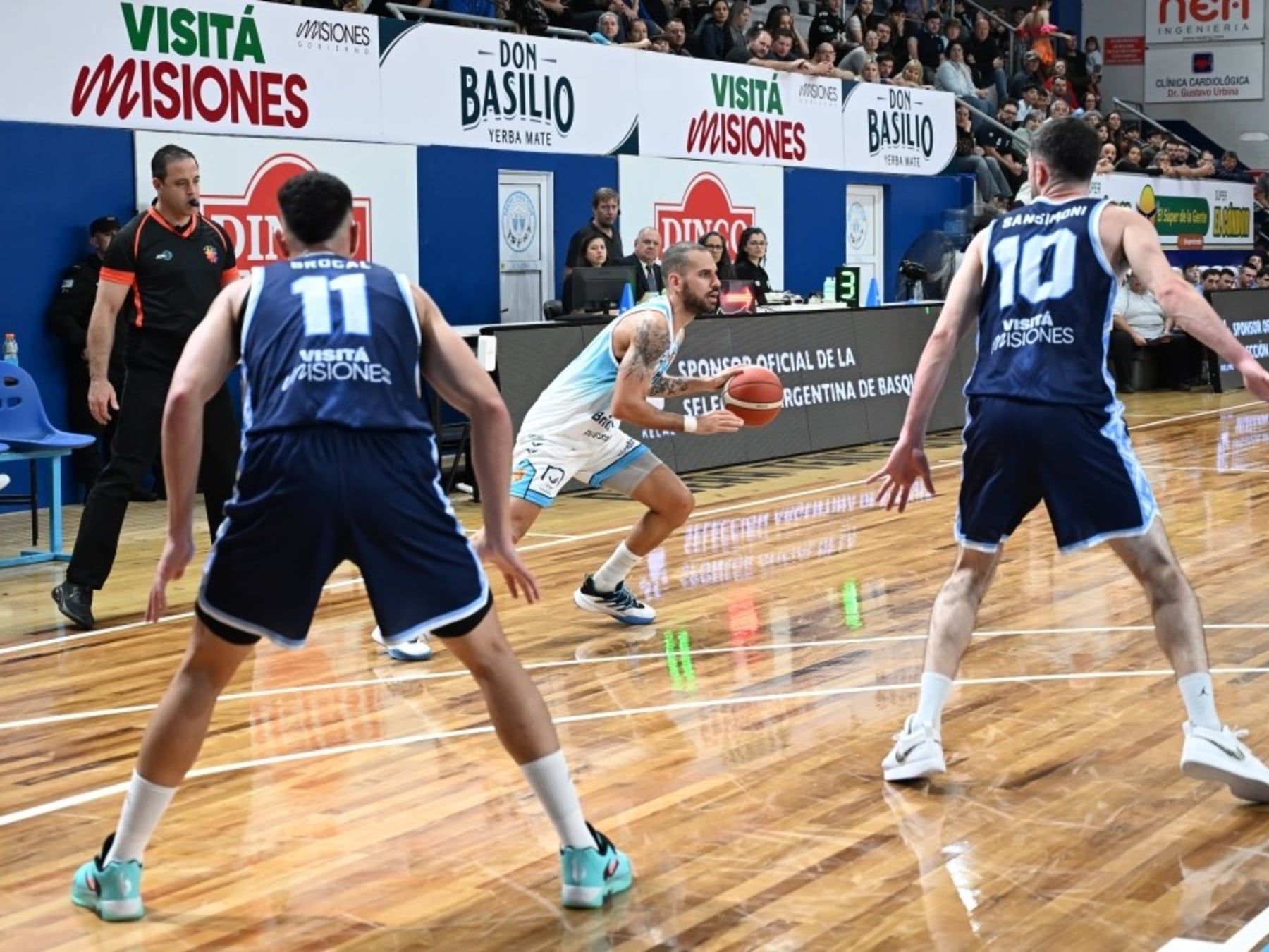 Racing de Chivilcoy le pintó la cara a Oberá en su propia cancha y lo dejó con la pelota picando en cero