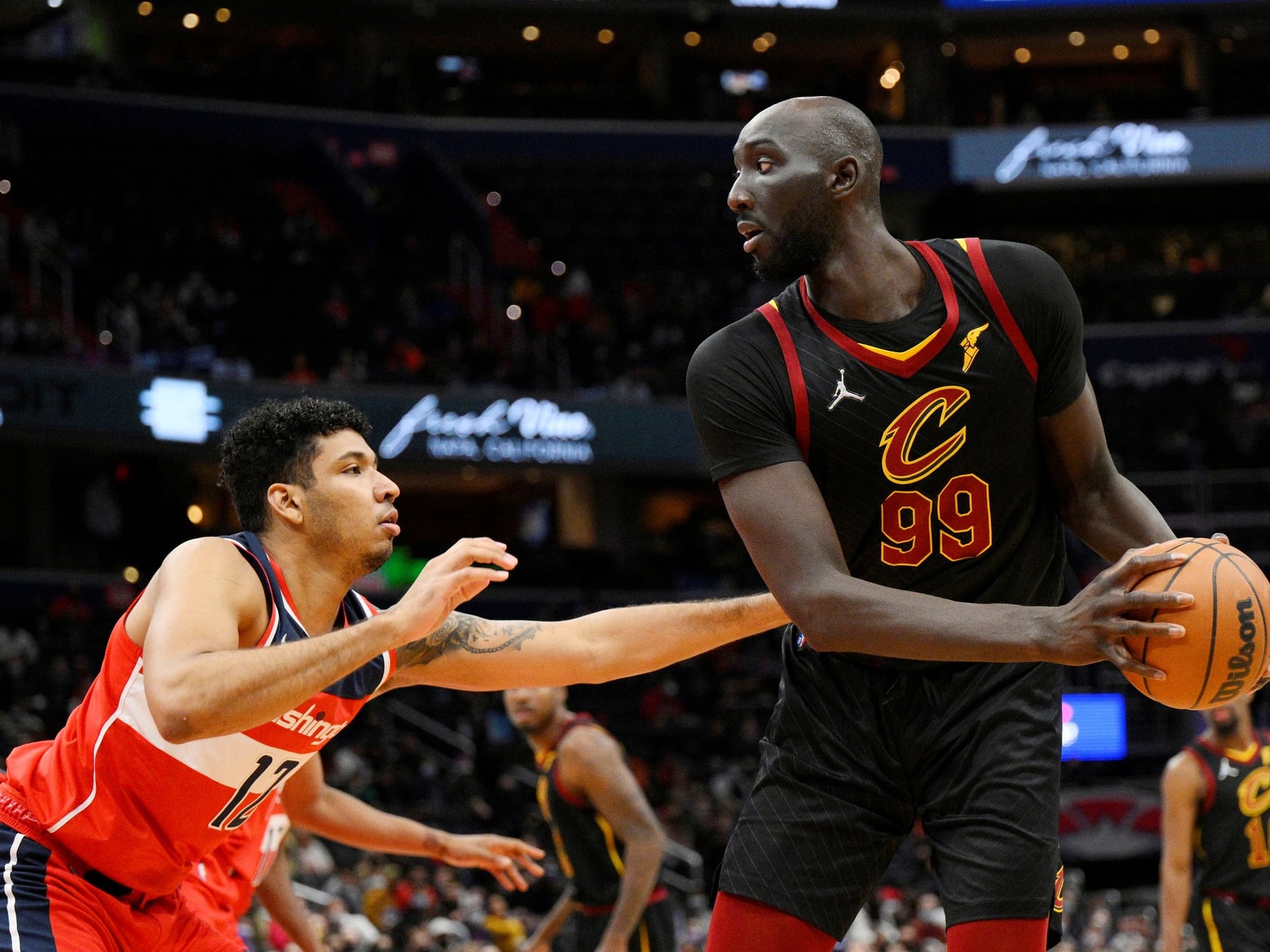 Tacko Fall vuelve a la NBA: el gigante de 2,29 metros firmó con los 76ers y peleará por minutos en la G League