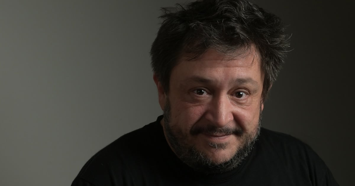Dieciocho inversores le ponen una denuncia penal en la cara a Hernán Casciari y su máquina de hacer películas con plata ajena