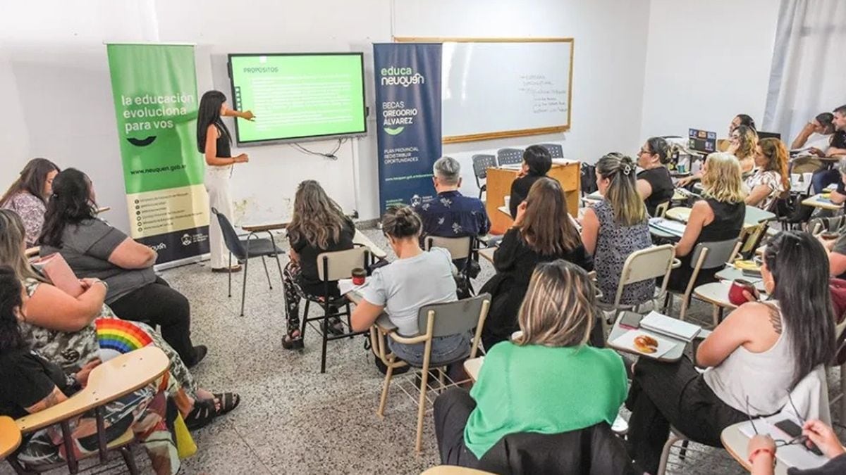 Becas Gregorio Álvarez en Neuquén: 438 estudiantes cobrarán antes de fin de mes y otros 2.374 siguen esperando