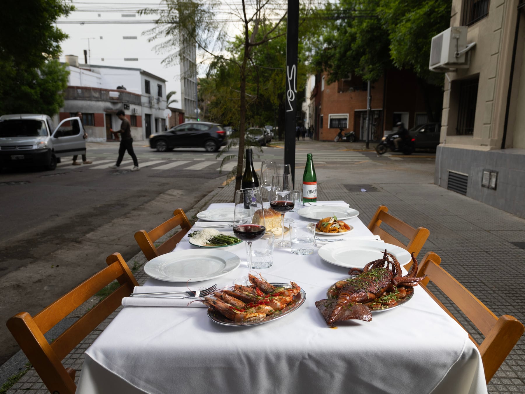Villa Ortúzar se reinventa en silencio: cocineros y pasteleros eligen el barrio porteño de casas bajas y alquileres que aún se pueden pagar