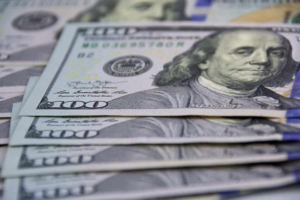El dólar mantiene sus referencias durante el fin de semana